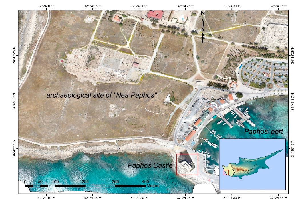 Εικόνα 1: Το κάστρο της Πάφου στη Δυτική Κύπρο, Νότια του αρχαιολογικού χώρου Νέα Πάφος. Και τα δύο μνημεία αναγνωρισμένα και προστατευόμενα απο την UNESCO.