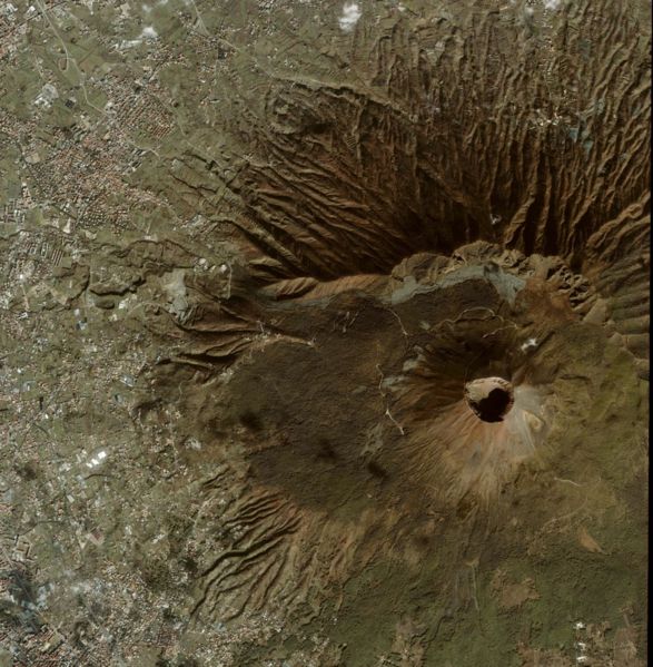 Αρχείο:Vezouvios volcano.jpg