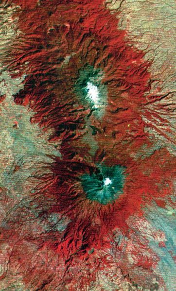 Αρχείο:Rs wiki Iztaccihuatl Popocatepetl Landsat MSS false color 7-2-1973.jpg