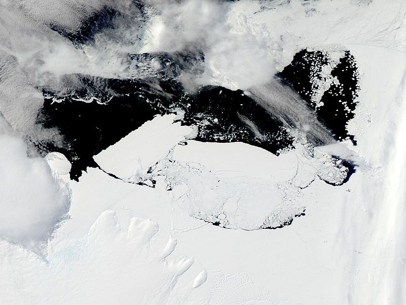 Αρχείο:Iceberg collision.jpg